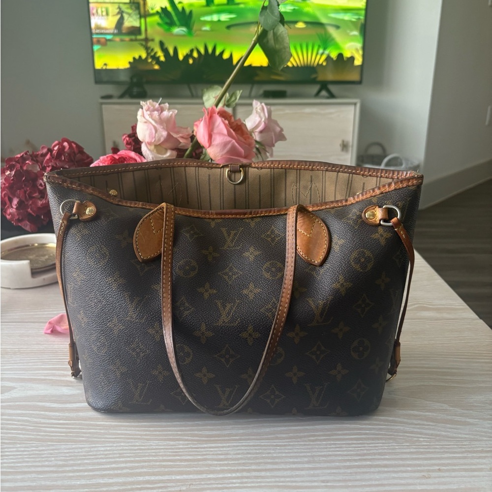 Louis Vuitton Neverfull PM Monogram Tote